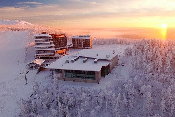 IP-huippukokouksen paikka, ilmakuva Hotelli Panoramasta.